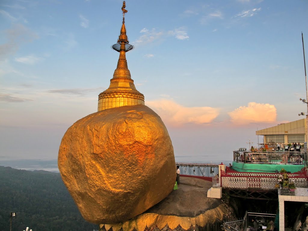 Pagoda Kyaiktiyo, Myanmar |:  9 de los destinos más misteriosos de Asia |  CerebroBerry: 