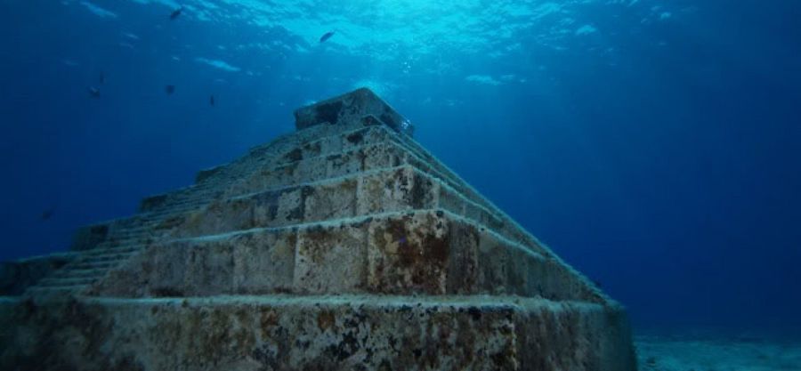 Ruinas de Yonagun, Japón |  9 de los destinos más misteriosos de Asia |  CerebroBerry: 