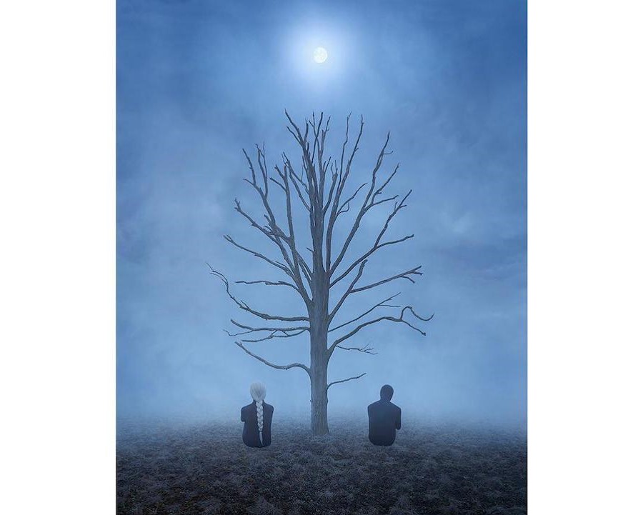 Justo a tu lado |  Fotografía surrealista que explora el solitario mundo interior del hombre.  bayas de cerebro