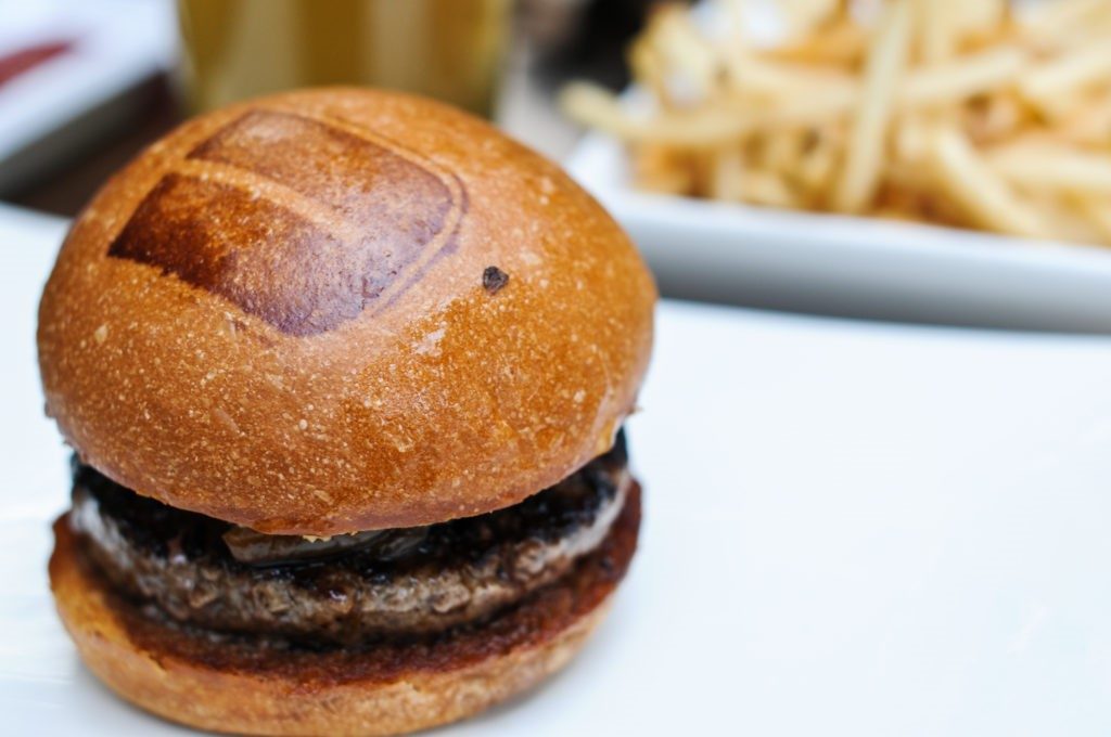 Hamburguesa Umami |:  Seis lugares de todo el mundo para probar las mejores hamburguesas  bayas de cerebro
