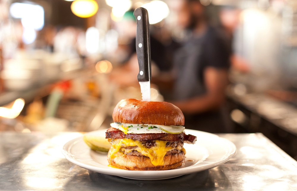 Hamburguesa Au Cheval |:  Seis lugares de todo el mundo para probar las mejores hamburguesas  bayas de cerebro
