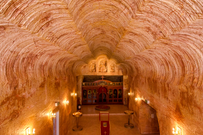     Iglesia Ortodoxa Serbia en Coober Pedy, Australia  17 iglesias rupestres increíblemente hermosas en todo el mundo |  bayas de cerebro
