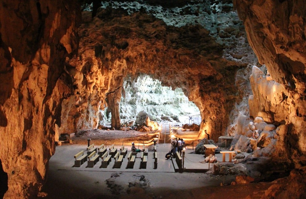 Capilla Cueva del Callao, Filipinas |  17 iglesias rupestres increíblemente hermosas en todo el mundo |  bayas de cerebro